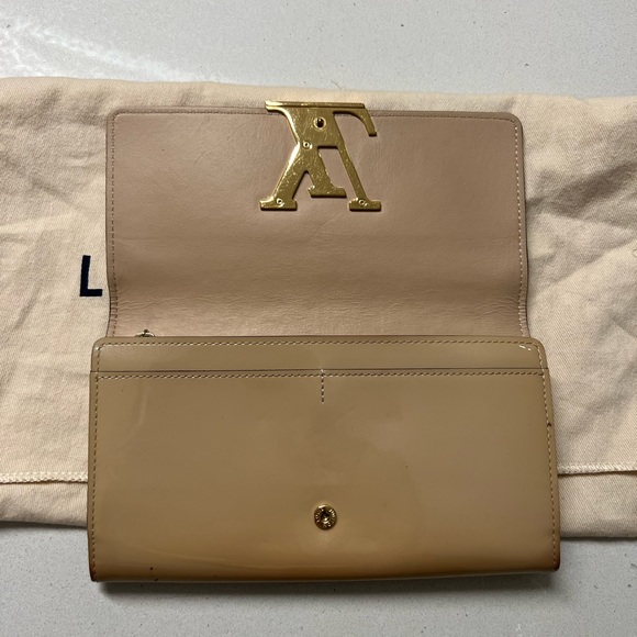 LV Vernis Wallet - Picture 8 of 13